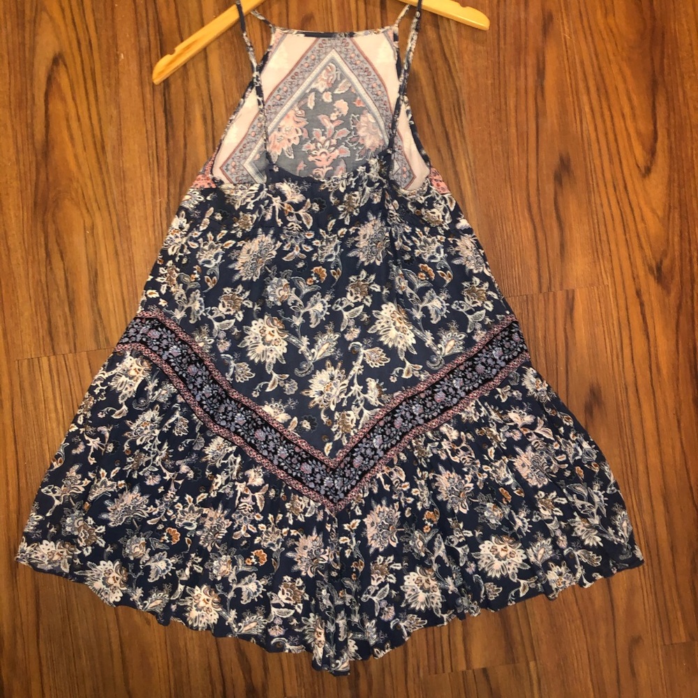 Dress - Picture 3 of 3
